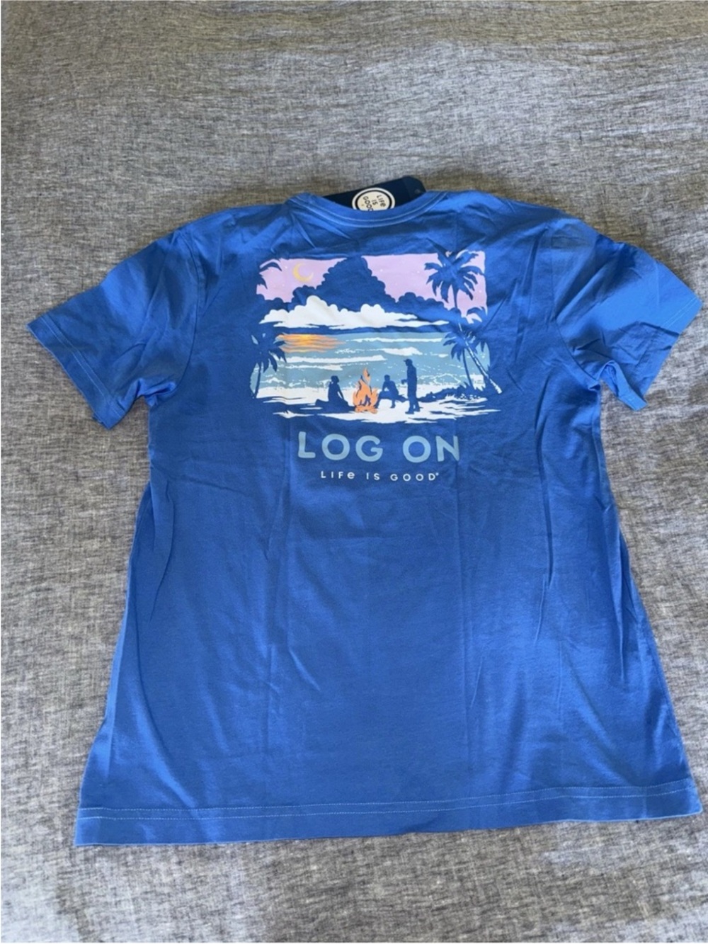 NWT MEN’S AUTHENTIC LIFE IS GOOD CRUSHER LITE LOG ON BONFIRE T-SHIRT SIZE SMALL